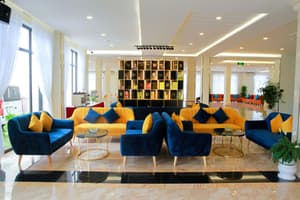 thumbnail: Lobby lounge