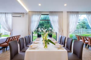 thumbnail: Restaurant