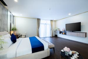 thumbnail: Room