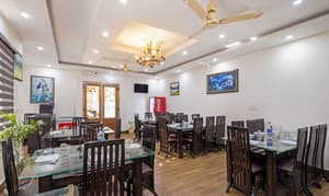 thumbnail: Dining