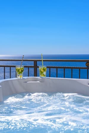 thumbnail: Outdoor spa tub