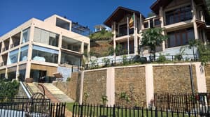 thumbnail: Exterior