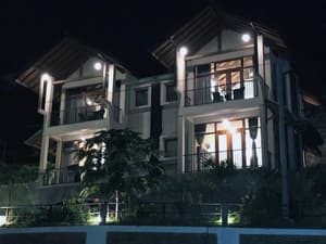 thumbnail: Exterior