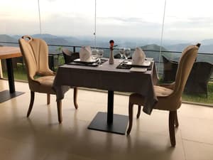 thumbnail: Couples dining