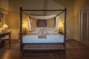 thumbnail: In-room dining