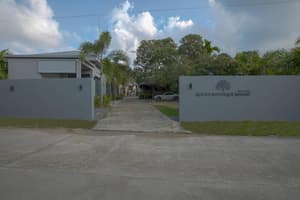 thumbnail: Front of property
