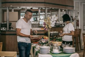 thumbnail: Restaurant