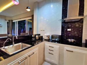 thumbnail: Private kitchenette