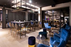 thumbnail: Bar (on property)