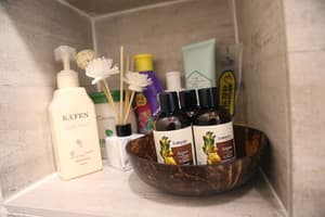 thumbnail: Bathroom amenities