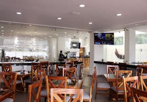 thumbnail: Restaurant