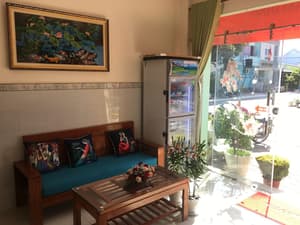 thumbnail: Lobby sitting area