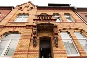thumbnail: Exterior detail