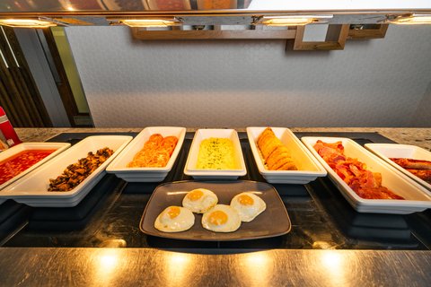 Hot buffet breakfast