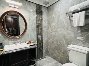 thumbnail: Bathroom