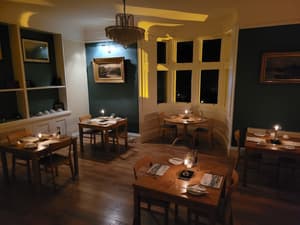 thumbnail: Restaurant