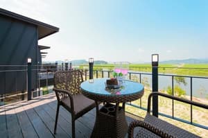 thumbnail: Terrace/patio
