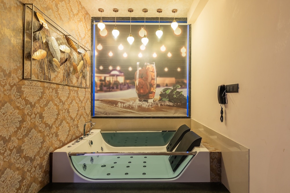 Jetted tub