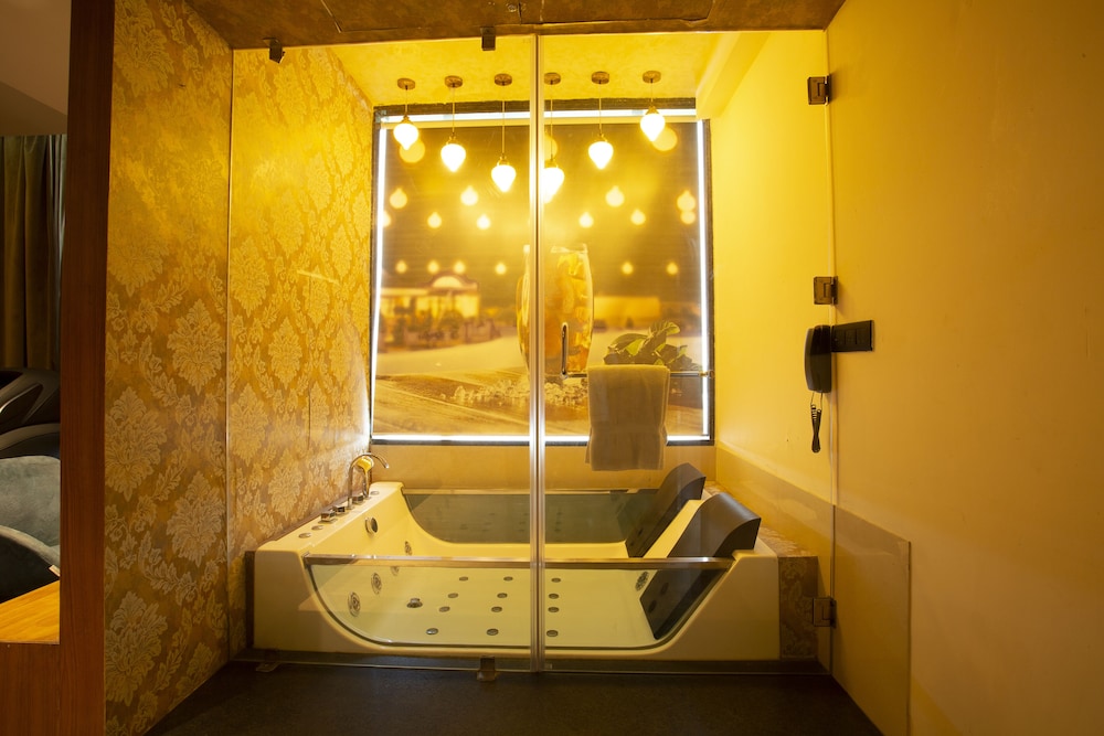 Jetted tub