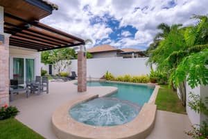 thumbnail: Outdoor pool