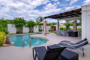 thumbnail: Outdoor pool
