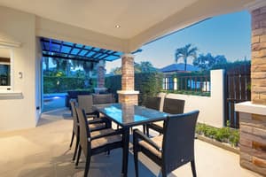 thumbnail: Exterior