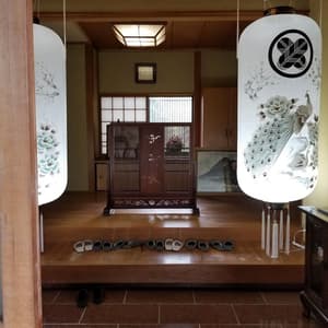 thumbnail: Interior entrance