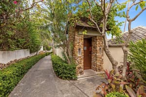 thumbnail: Property entrance