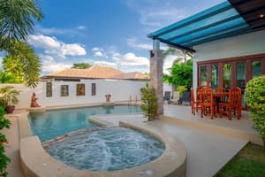 thumbnail: Outdoor pool
