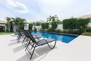 thumbnail: Outdoor pool