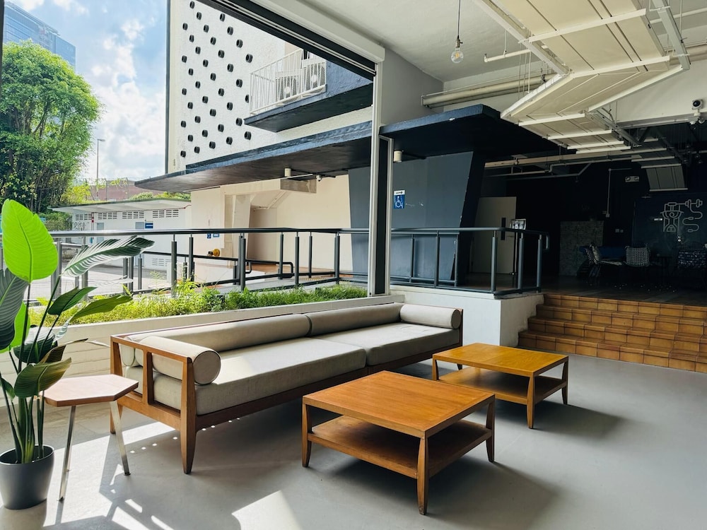 Concierge desk