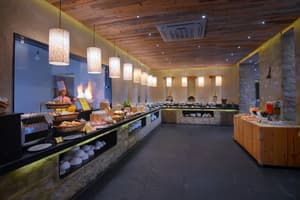 thumbnail: Outdoor dining