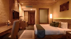 thumbnail: Bar (on property)