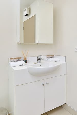 thumbnail: Bathroom sink
