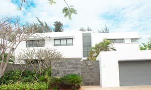thumbnail: Front of property
