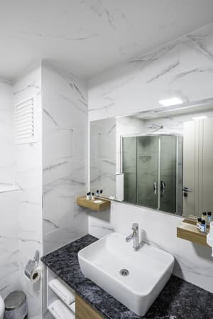 thumbnail: Interior detail