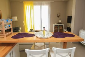 thumbnail: In-room dining