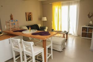 thumbnail: In-room dining