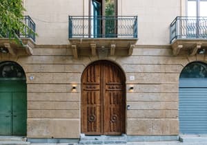 thumbnail: Interior entrance