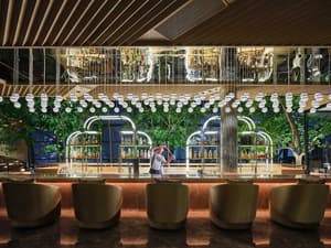 thumbnail: Bar (on property)