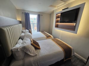 thumbnail: Room
