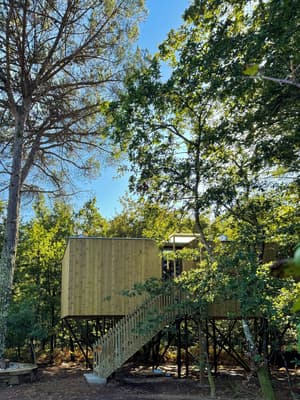 thumbnail: Front of property