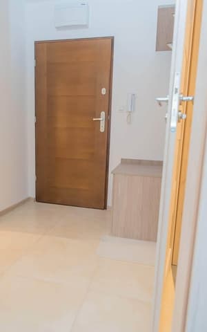 thumbnail: Interior entrance