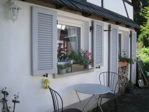 thumbnail: Exterior detail