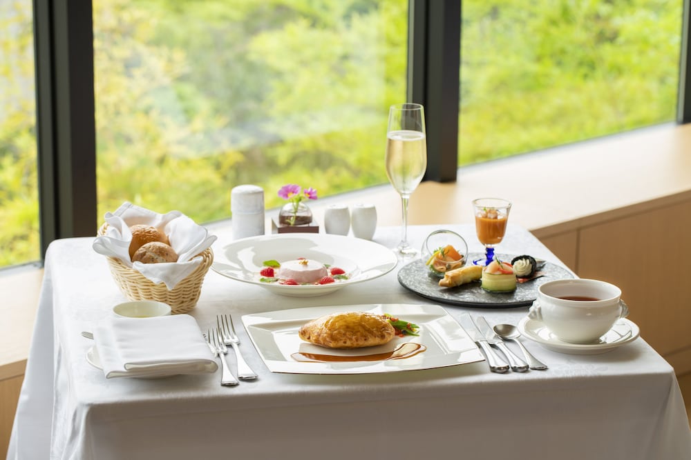 Room service - dining