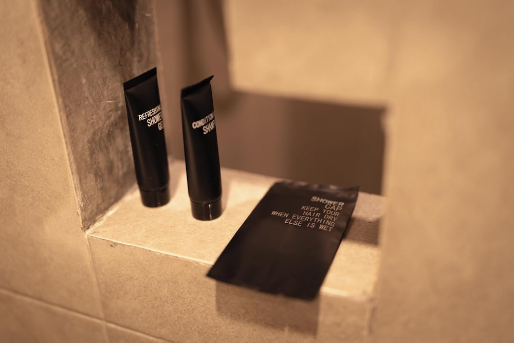 Bathroom amenities