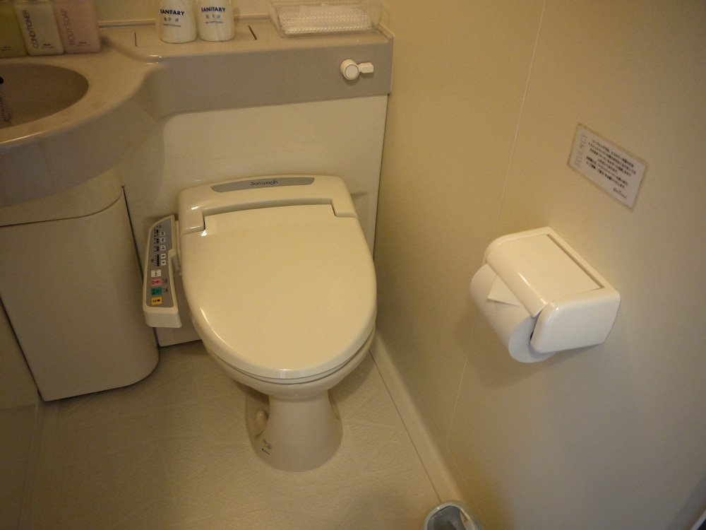 Bathroom amenities