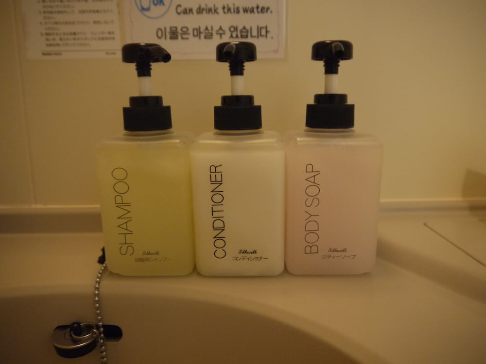 Bathroom amenities