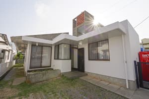 thumbnail: Exterior