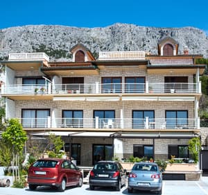 thumbnail: Exterior